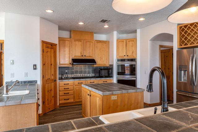 6628 High Ridge Place NE, Albuquerque, NM 87111