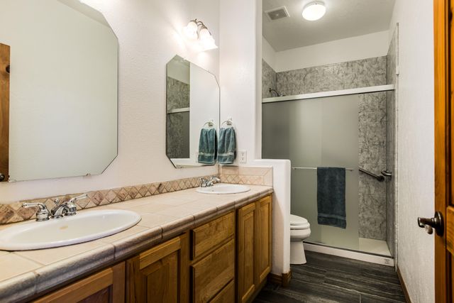 6628 High Ridge Place NE, Albuquerque, NM 87111