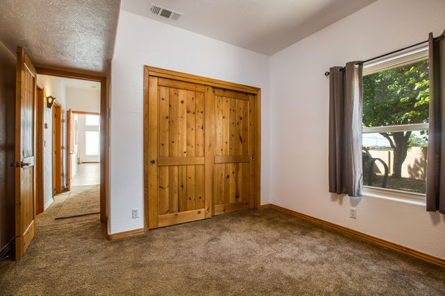 6628 High Ridge Place NE, Albuquerque, NM 87111