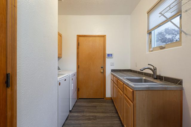 6628 High Ridge Place NE, Albuquerque, NM 87111