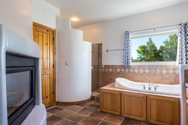6628 High Ridge Place NE, Albuquerque, NM 87111