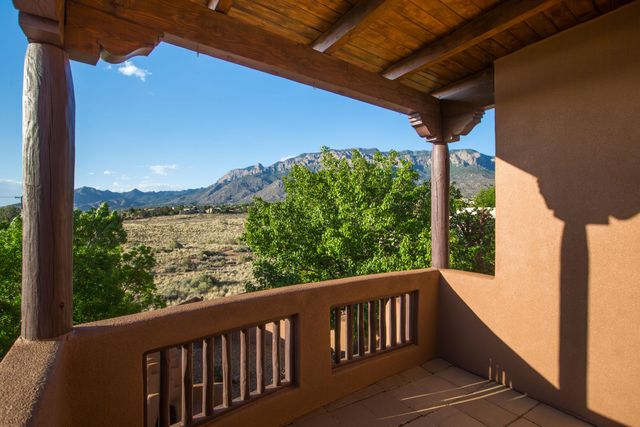 6628 High Ridge Place NE, Albuquerque, NM 87111