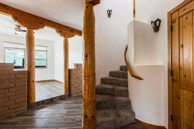 6628 High Ridge Place NE, Albuquerque, NM 87111