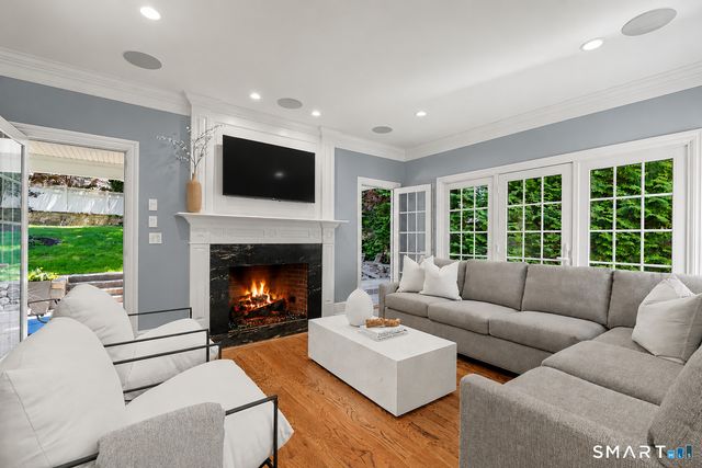 2 Ginos Way, Ridgefield, CT 06877