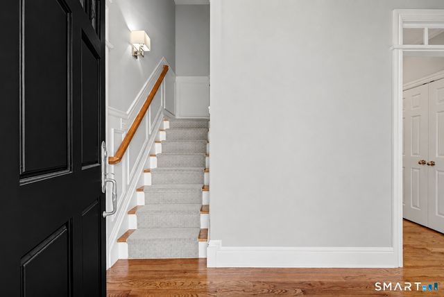 2 Ginos Way, Ridgefield, CT 06877
