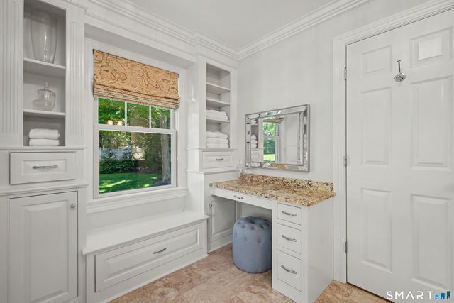 2 Ginos Way, Ridgefield, CT 06877