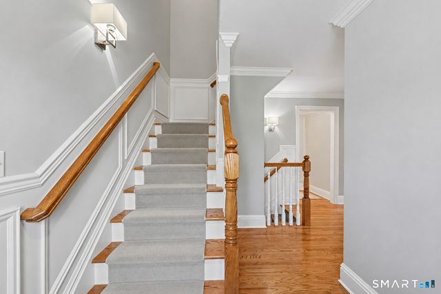 2 Ginos Way, Ridgefield, CT 06877