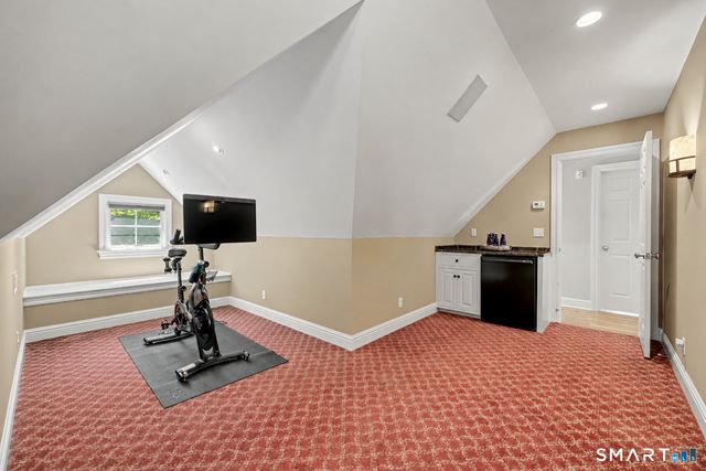 2 Ginos Way, Ridgefield, CT 06877