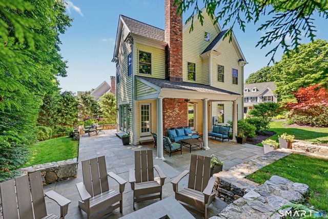 2 Ginos Way, Ridgefield, CT 06877