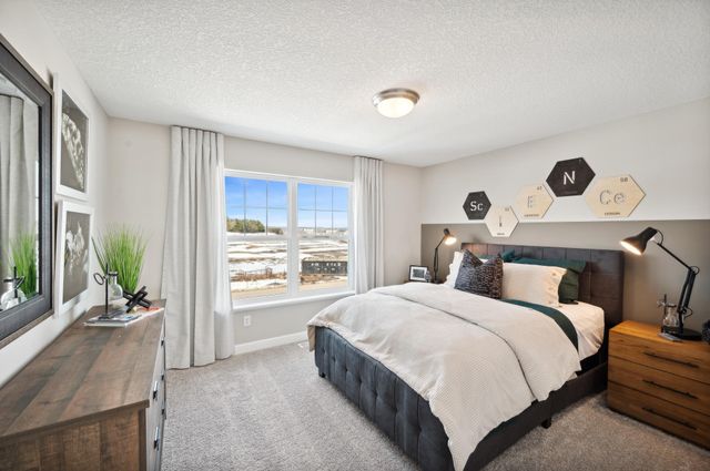 8897 Periwinkle Boulevard, Woodbury, MN 55129