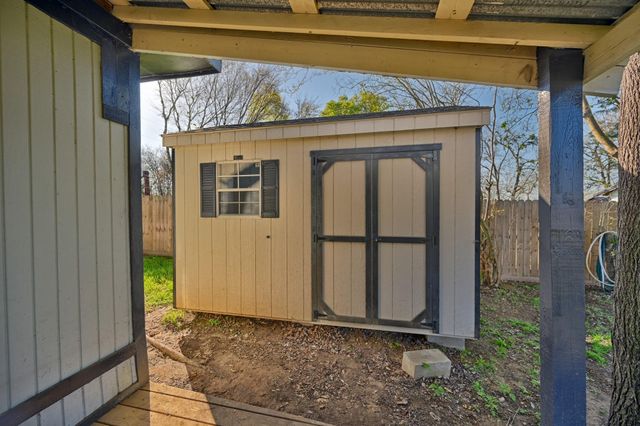 533 Giddings ST, Lexington, TX 78947