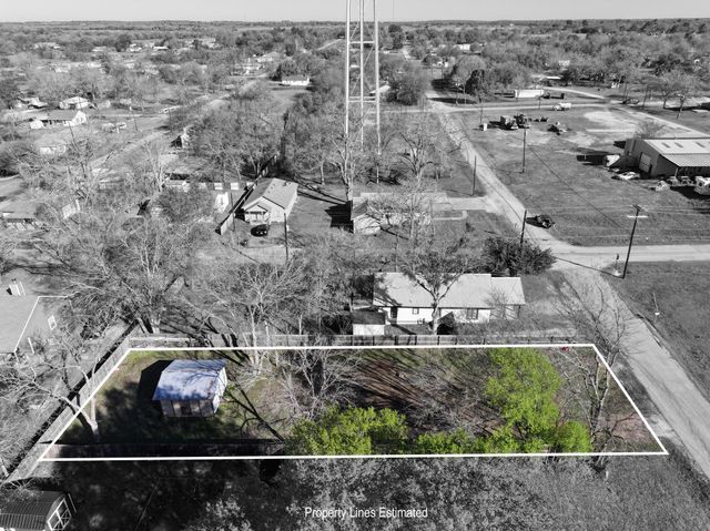 533 Giddings ST, Lexington, TX 78947