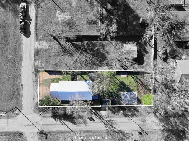 533 Giddings ST, Lexington, TX 78947