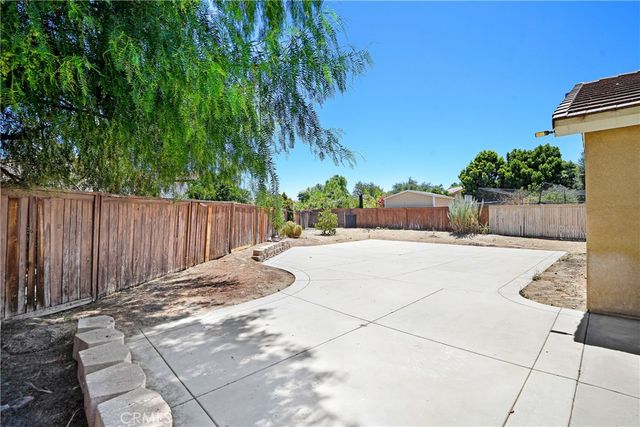 1639 Apapas, San Jacinto, CA 92583