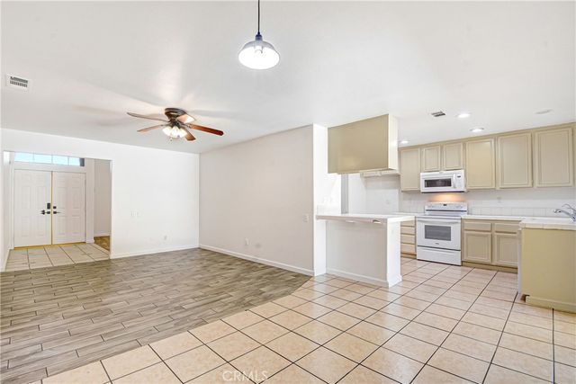 1639 Apapas, San Jacinto, CA 92583