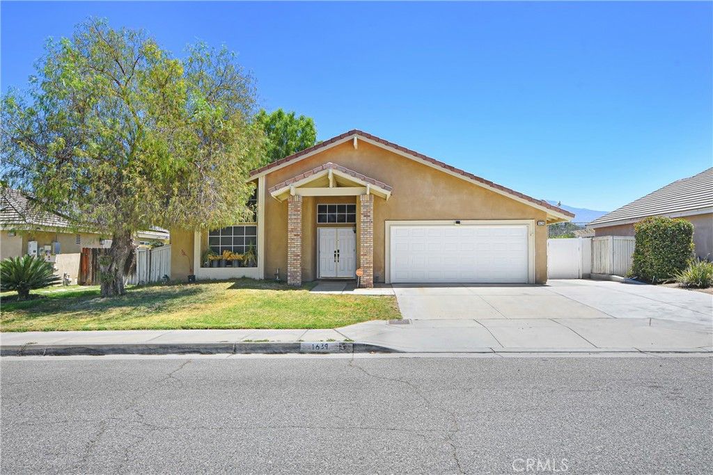 1639 Apapas, San Jacinto, CA 92583