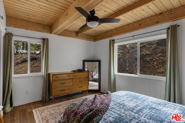 2595 Sunset Drive, Running Springs, CA 92382