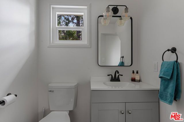 2595 Sunset Drive, Running Springs, CA 92382