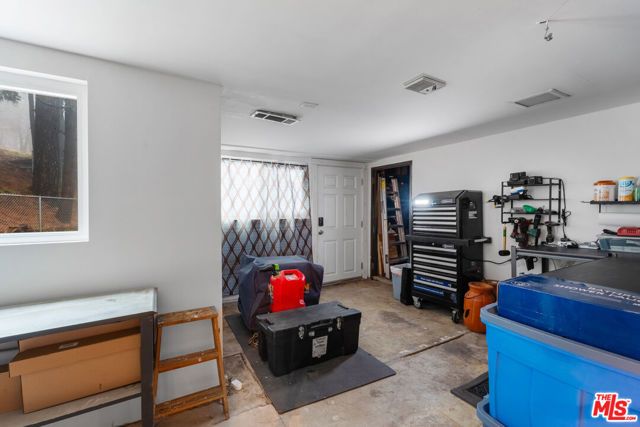 2595 Sunset Drive, Running Springs, CA 92382