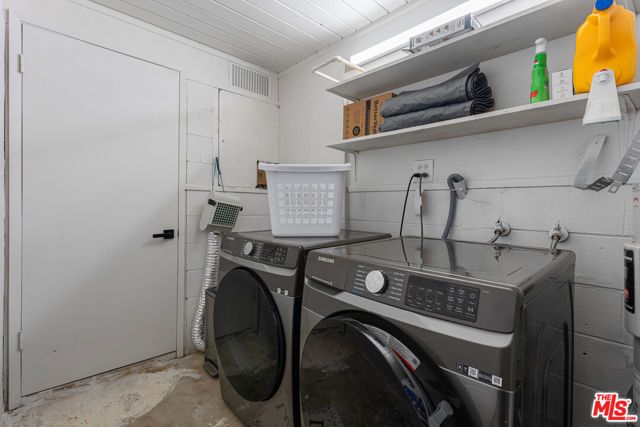 2595 Sunset Drive, Running Springs, CA 92382