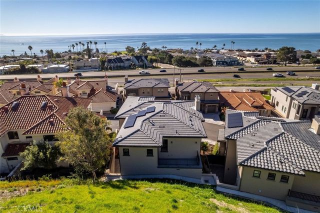 2732 Barcelona Street, Pismo Beach, CA 93449