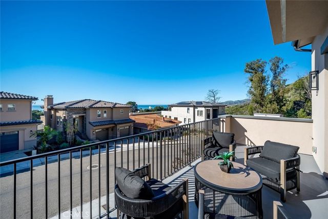 2732 Barcelona Street, Pismo Beach, CA 93449