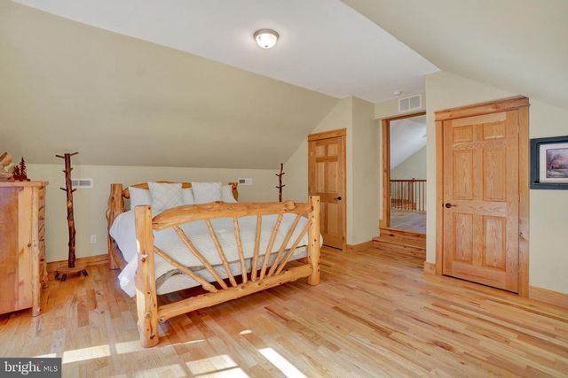 2537 SEITZLAND RD, Glen Rock, PA 17327