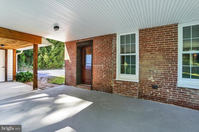 2537 SEITZLAND RD, Glen Rock, PA 17327