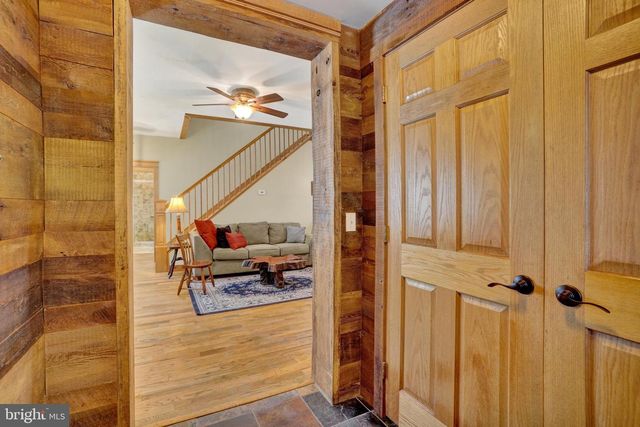 2537 SEITZLAND RD, Glen Rock, PA 17327
