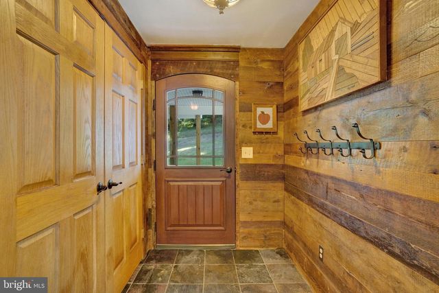 2537 SEITZLAND RD, Glen Rock, PA 17327