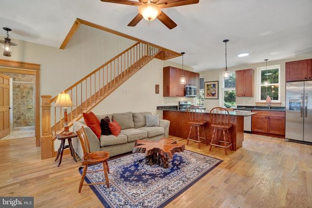 2537 SEITZLAND RD, Glen Rock, PA 17327