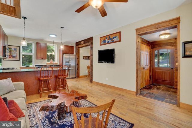 2537 SEITZLAND RD, Glen Rock, PA 17327