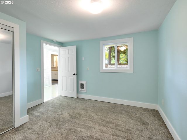 308 A St, Silverton, OR 97381