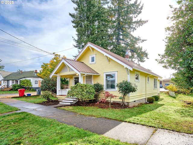 308 A St, Silverton, OR 97381