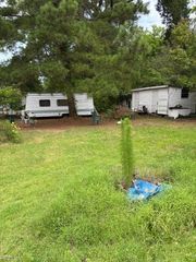 1993 Mark Pine RD, Hayes, VA 23072