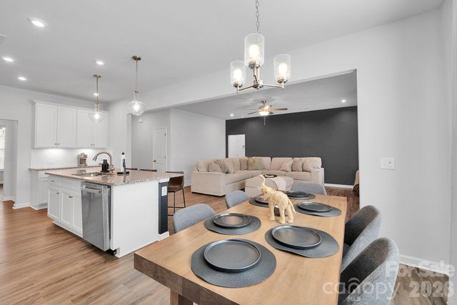 6409 Alanbrook Road, Charlotte, NC 28215