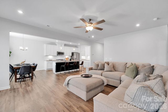 6409 Alanbrook Road, Charlotte, NC 28215