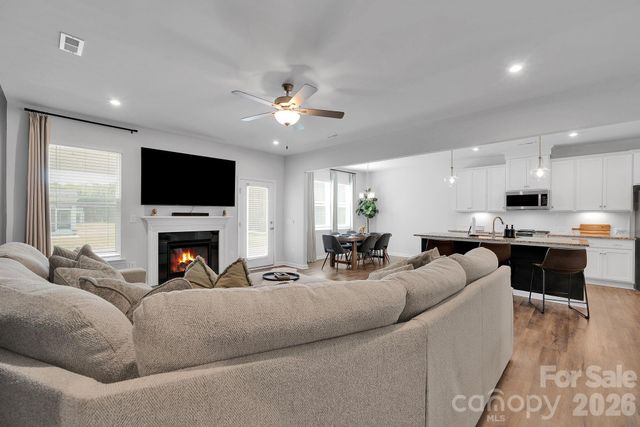 6409 Alanbrook Road, Charlotte, NC 28215