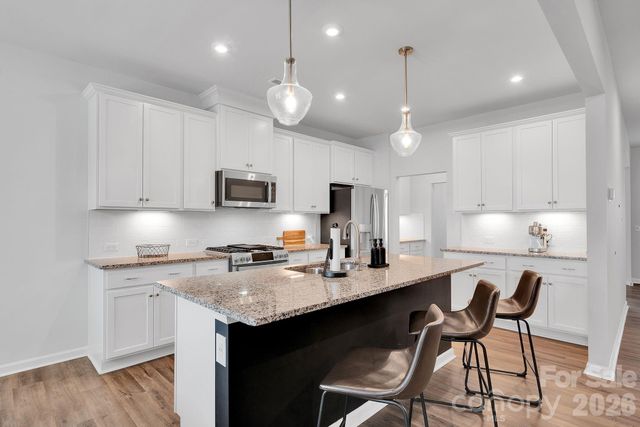 6409 Alanbrook Road, Charlotte, NC 28215