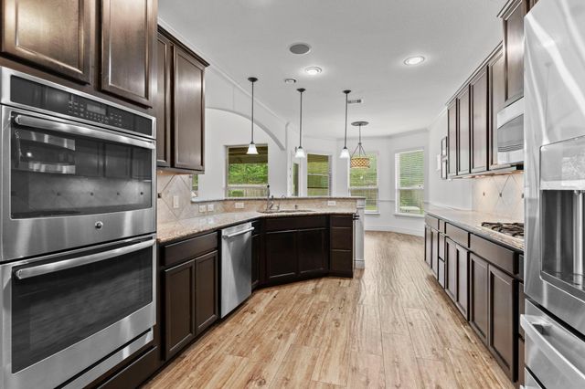 6 Pilot Rock Place, Tomball, TX 77375