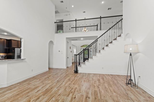 6 Pilot Rock Place, Tomball, TX 77375