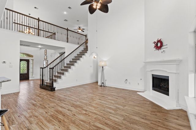 6 Pilot Rock Place, Tomball, TX 77375