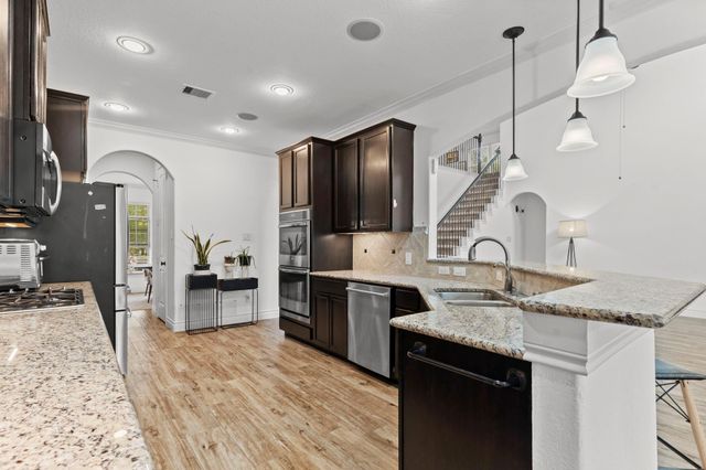 6 Pilot Rock Place, Tomball, TX 77375