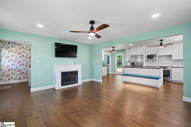 108 Lakeshore Drive, Greenwood, SC 29649