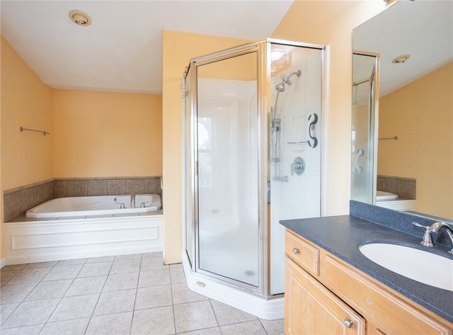 190 Charlotte Drive, Warwick, RI 02818