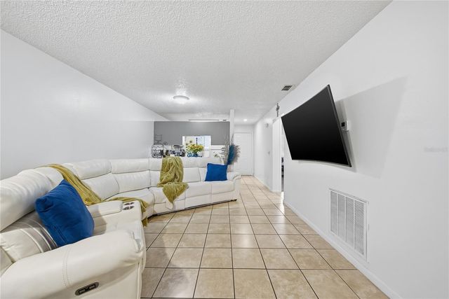 39132 COUNTY ROAD 54 2066, Zephyrhills, FL 33542