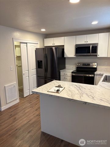 210 Seattle Avenue, Shelton, WA 98584