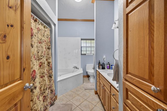 1053 ACR 499, Athens, TX 75751