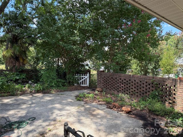 3025 Smith Farm Road, Matthews, NC 28104