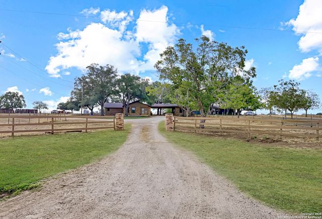 10862 Fm 537, Stockdale, TX 78160